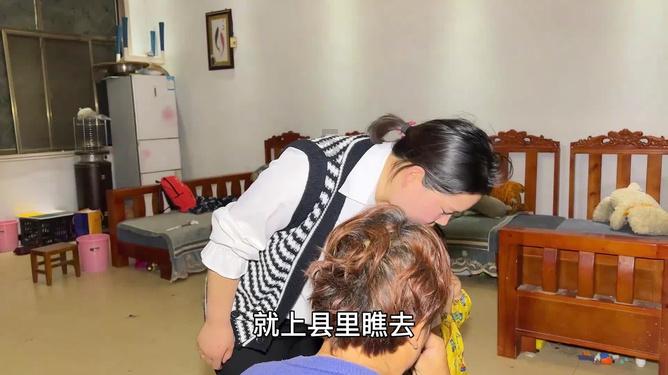 43岁黄宗泽近照曝光，驼背脸色蜡黄，颜值断崖式下滑被嘲有老人味